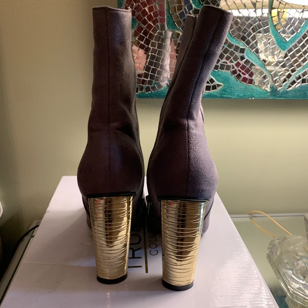 Brand New! Gorgeous Grey Boots with Gold heel!